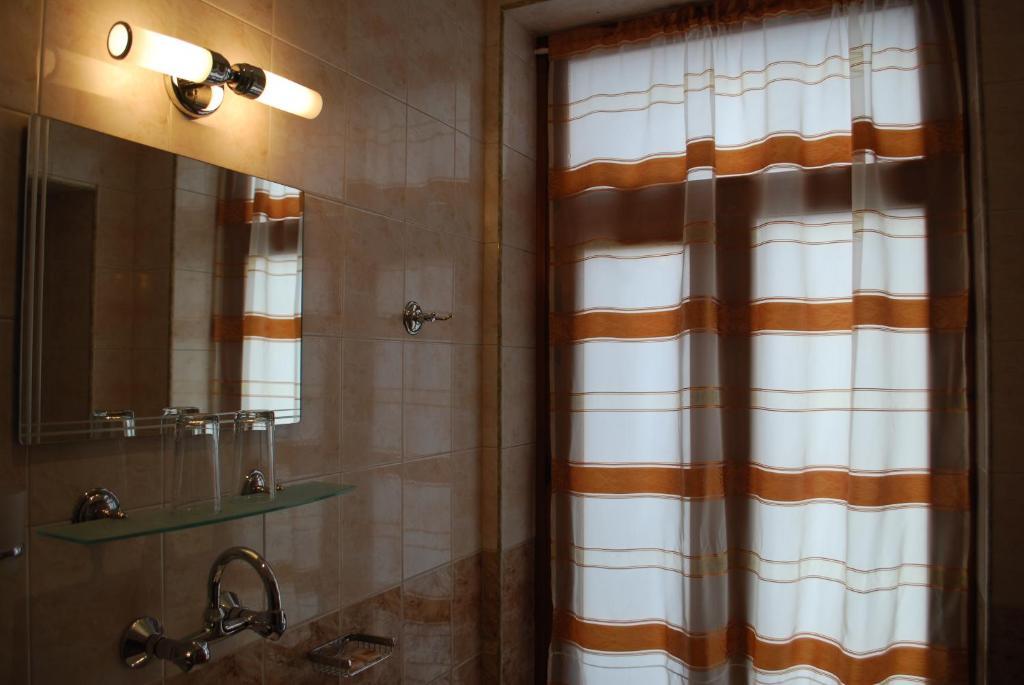 Семеен Хотел "Булаир" Burgas Quarto foto